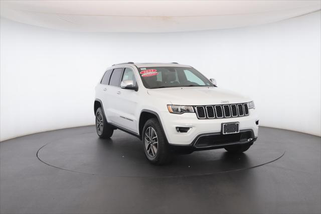 Photo of 2022 Bright White Clearcoat Jeep Grand Cherokee