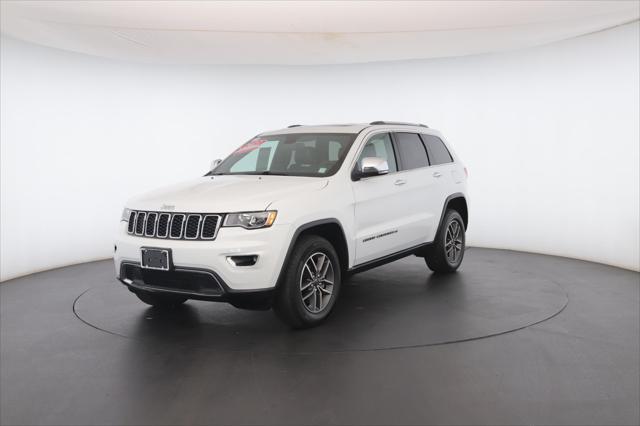 Photo of 2022 Bright White Clearcoat Jeep Grand Cherokee