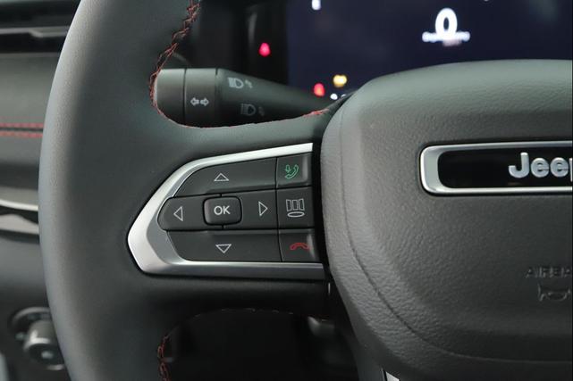 Photo of 2024 Silver Zynith Metallic Clearcoat Jeep Compass