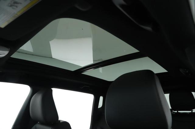 Photo of 2024 Silver Zynith Metallic Clearcoat Jeep Compass