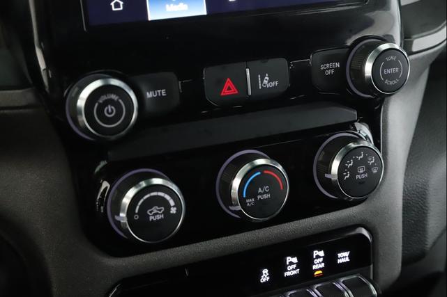 Photo of 2025 Diamond Black Crystal Pearlcoat RAM 1500