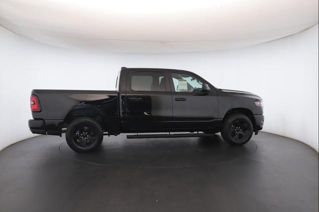 Photo of 2025 Diamond Black Crystal Pearlcoat RAM 1500
