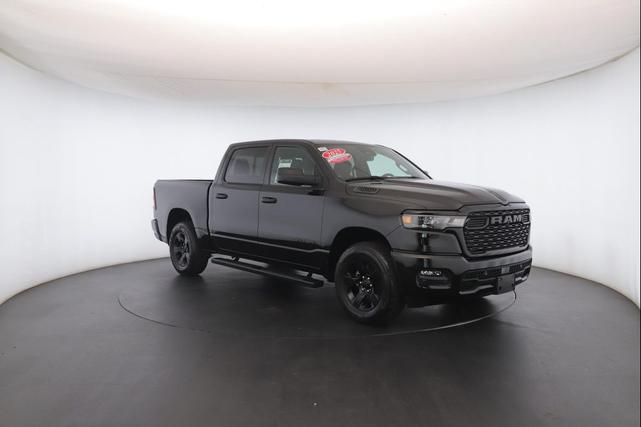 Photo of 2025 Diamond Black Crystal Pearlcoat RAM 1500