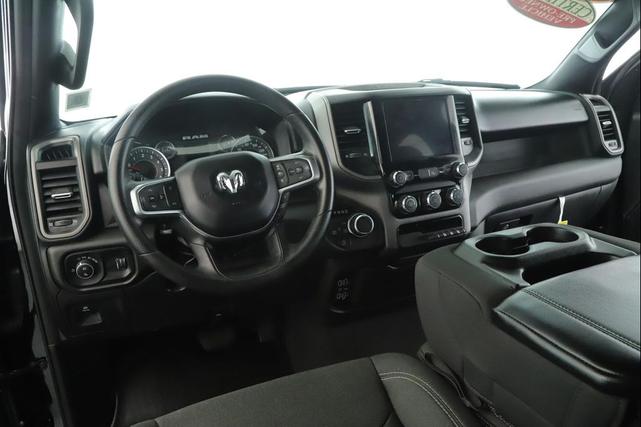 Photo of 2025 Diamond Black Crystal Pearlcoat RAM 1500