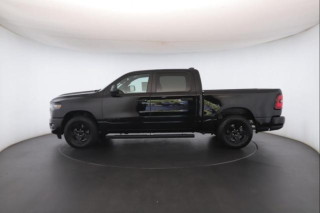Photo of 2025 Diamond Black Crystal Pearlcoat RAM 1500