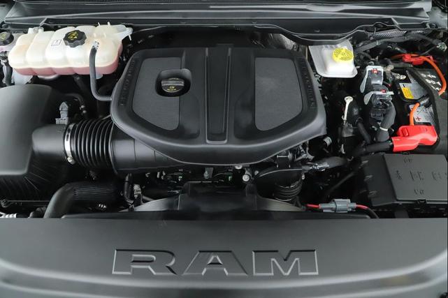 Photo of 2025 Diamond Black Crystal Pearlcoat RAM 1500