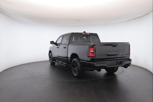 Photo of 2025 Diamond Black Crystal Pearlcoat RAM 1500