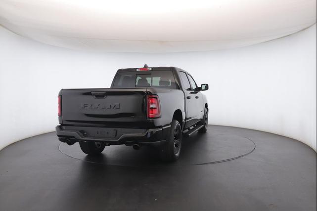 Photo of 2025 Diamond Black Crystal Pearlcoat RAM 1500