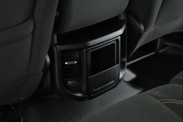 Photo of 2025 Diamond Black Crystal Pearlcoat RAM 1500
