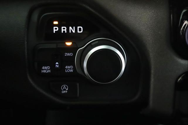 Photo of 2025 Diamond Black Crystal Pearlcoat RAM 1500