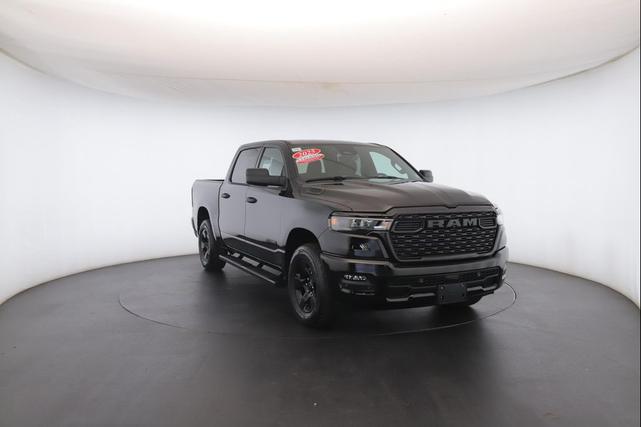 Photo of 2025 Diamond Black Crystal Pearlcoat RAM 1500