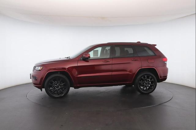 Photo of 2019 Velvet Red Pearlcoat Jeep Grand Cherokee