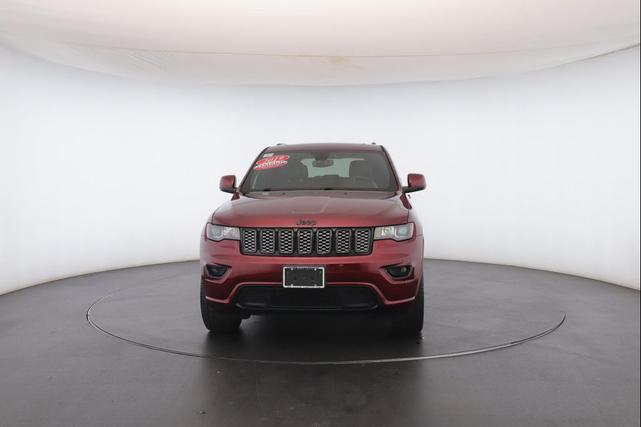 Photo of 2019 Velvet Red Pearlcoat Jeep Grand Cherokee