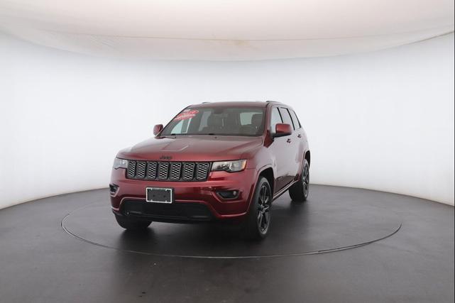 Photo of 2019 Velvet Red Pearlcoat Jeep Grand Cherokee
