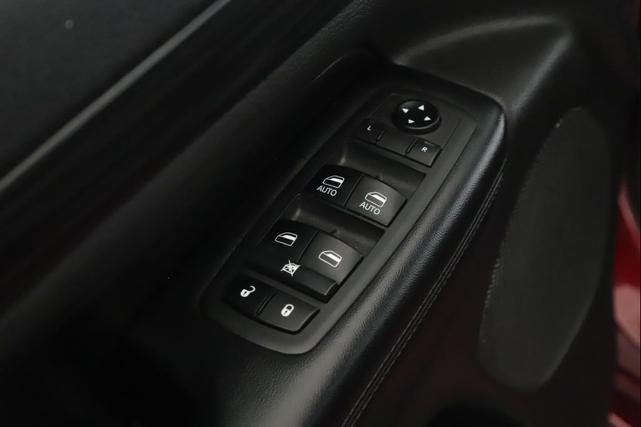 Photo of 2019 Velvet Red Pearlcoat Jeep Grand Cherokee