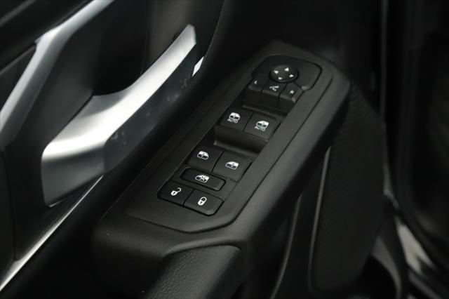 Photo of 2025 Diamond Black Crystal Pearlcoat RAM 1500