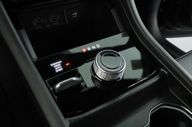 Photo of 2025 Diamond Black Crystal Pearlcoat Jeep Grand Cherokee