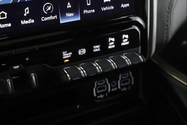 Photo of 2024 Bright White Clearcoat RAM 2500