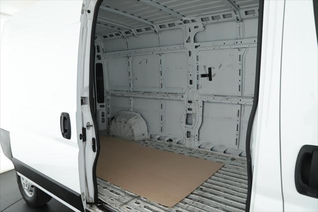 Photo of 2023 Bright White Clearcoat RAM ProMaster 2500