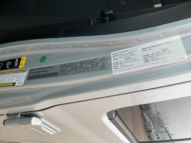 Photo of 2023 Silver Jeep Wrangler