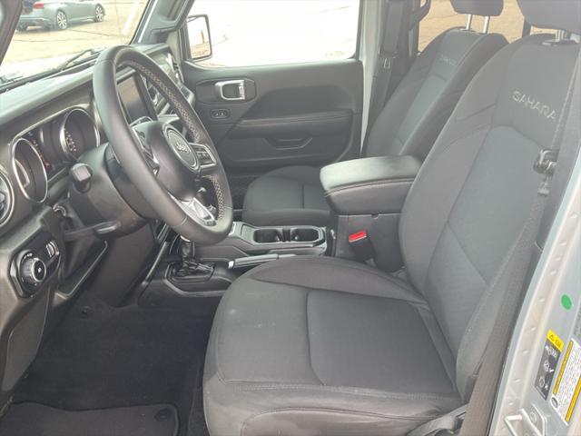 Photo of 2023 Silver Jeep Wrangler