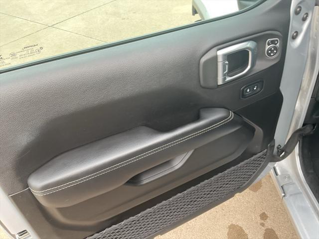 Photo of 2023 Silver Jeep Wrangler
