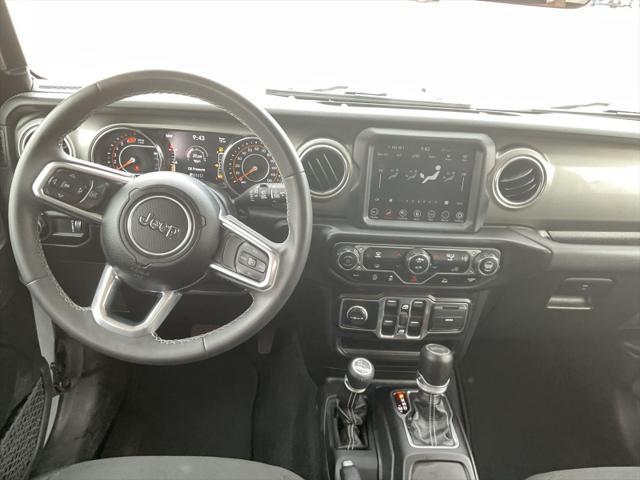 Photo of 2023 Silver Jeep Wrangler