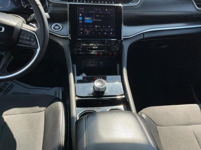 Photo of 2023 Gray Jeep Grand Cherokee L