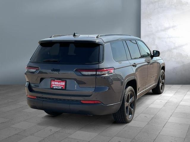 Photo of 2023 Gray Jeep Grand Cherokee L