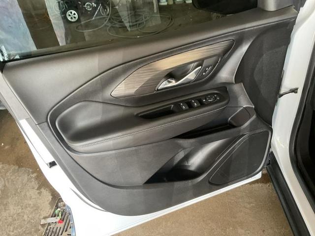 Photo of 2023 White GMC Terrain