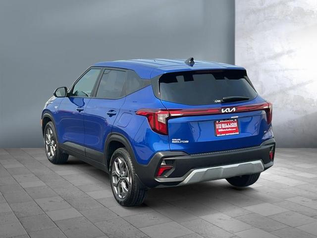 Photo of 2024 Blue Kia Seltos