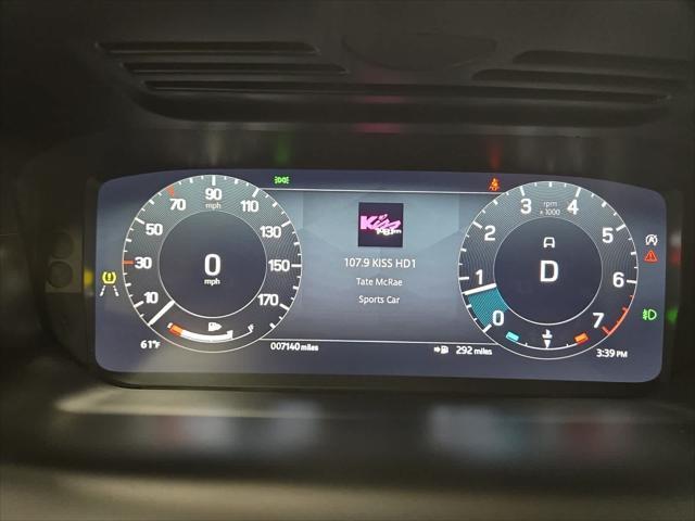 Photo of 2024 Ostuni Pearl White Land Rover Discovery Sport