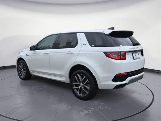 Photo of 2024 Ostuni Pearl White Land Rover Discovery Sport