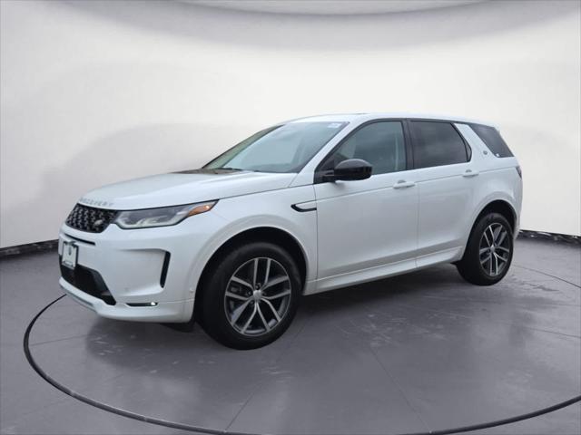 Photo of 2024 Ostuni Pearl White Land Rover Discovery Sport