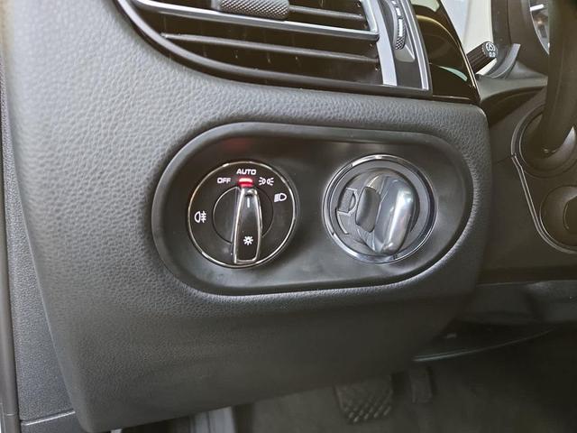 Photo of 2024 Carrara White Porsche Macan