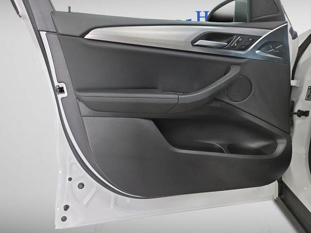 Photo of 2022 Alpine White BMW X3