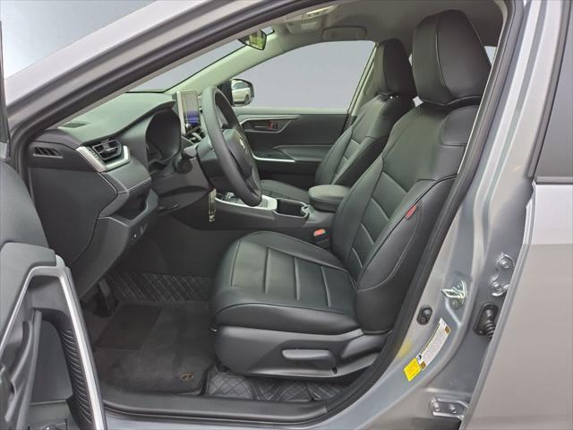 Photo of 2025 Silver Sky Metallic Toyota RAV4 Hybrid