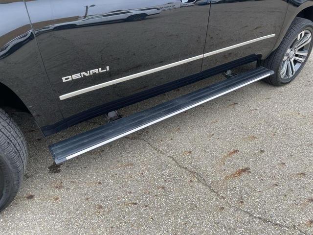 Photo of 2018 Onyx Black GMC Yukon XL