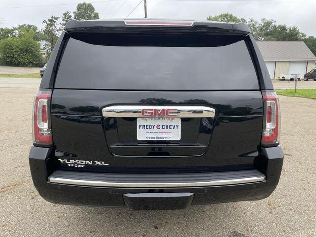 Photo of 2018 Onyx Black GMC Yukon XL