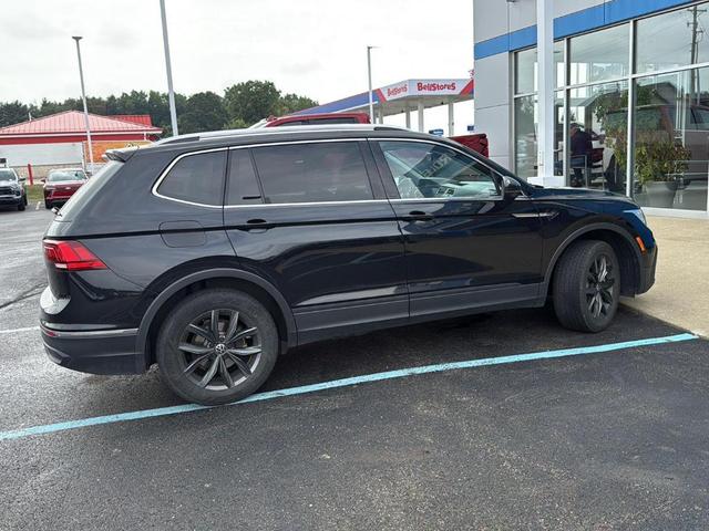 Photo of 2023 Deep Black Pearl Effect Volkswagen Tiguan