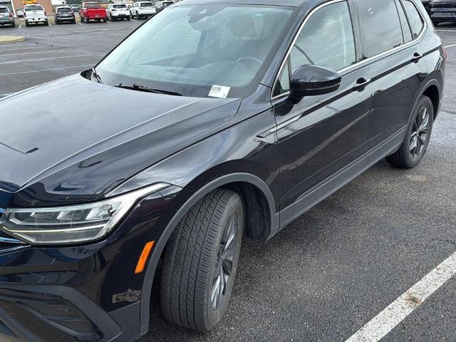 Photo of 2023 Deep Black Pearl Effect Volkswagen Tiguan
