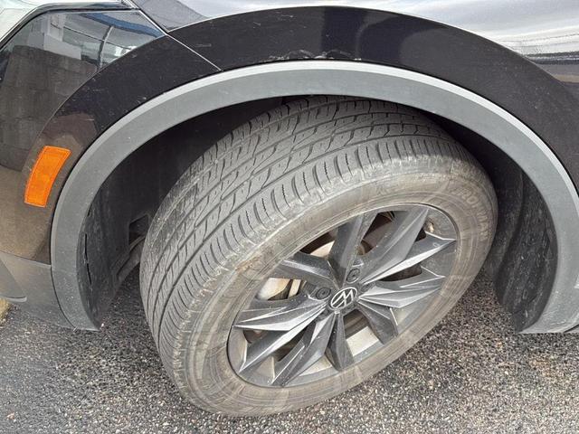 Photo of 2023 Deep Black Pearl Effect Volkswagen Tiguan