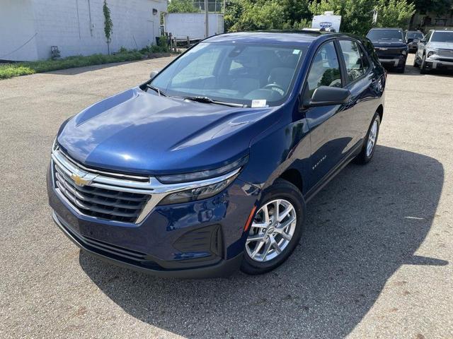 Photo of 2022 Blue Glow Metallic Chevrolet Equinox