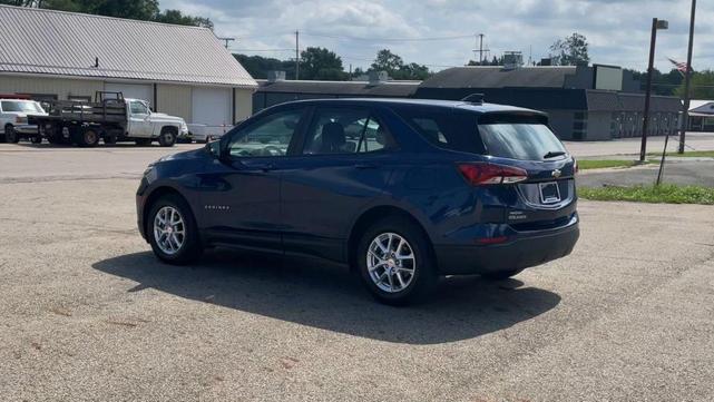 Photo of 2022 Blue Glow Metallic Chevrolet Equinox
