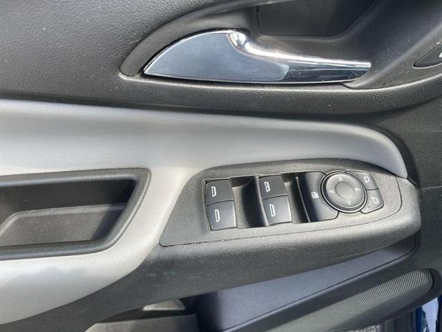 Photo of 2022 Blue Glow Metallic Chevrolet Equinox