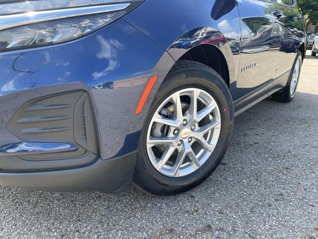 Photo of 2022 Blue Glow Metallic Chevrolet Equinox