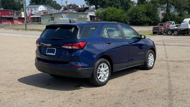 Photo of 2022 Blue Glow Metallic Chevrolet Equinox