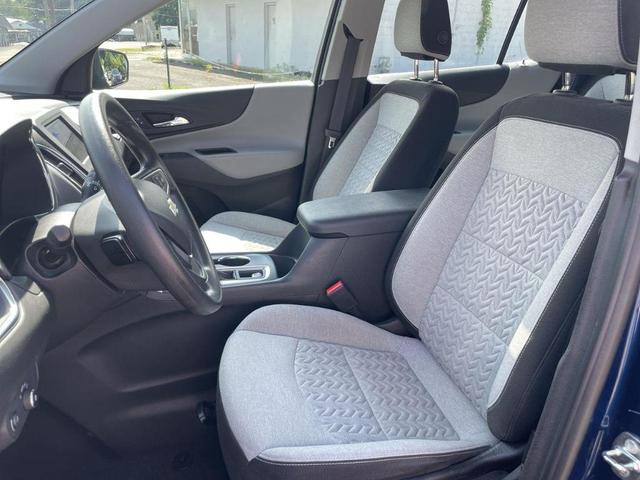 Photo of 2022 Blue Glow Metallic Chevrolet Equinox