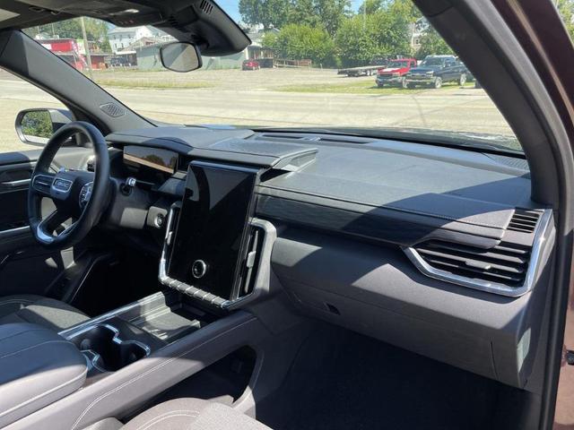 Photo of 2025 Crystal Metallic GMC Acadia