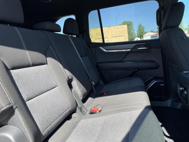 Photo of 2025 Crystal Metallic GMC Acadia